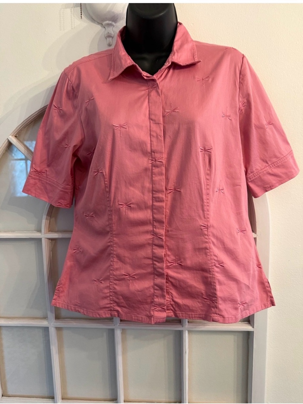 Talbots Pink Embroidered Dragonfly Button-Up Shirt Preppy Layering Size M Petite